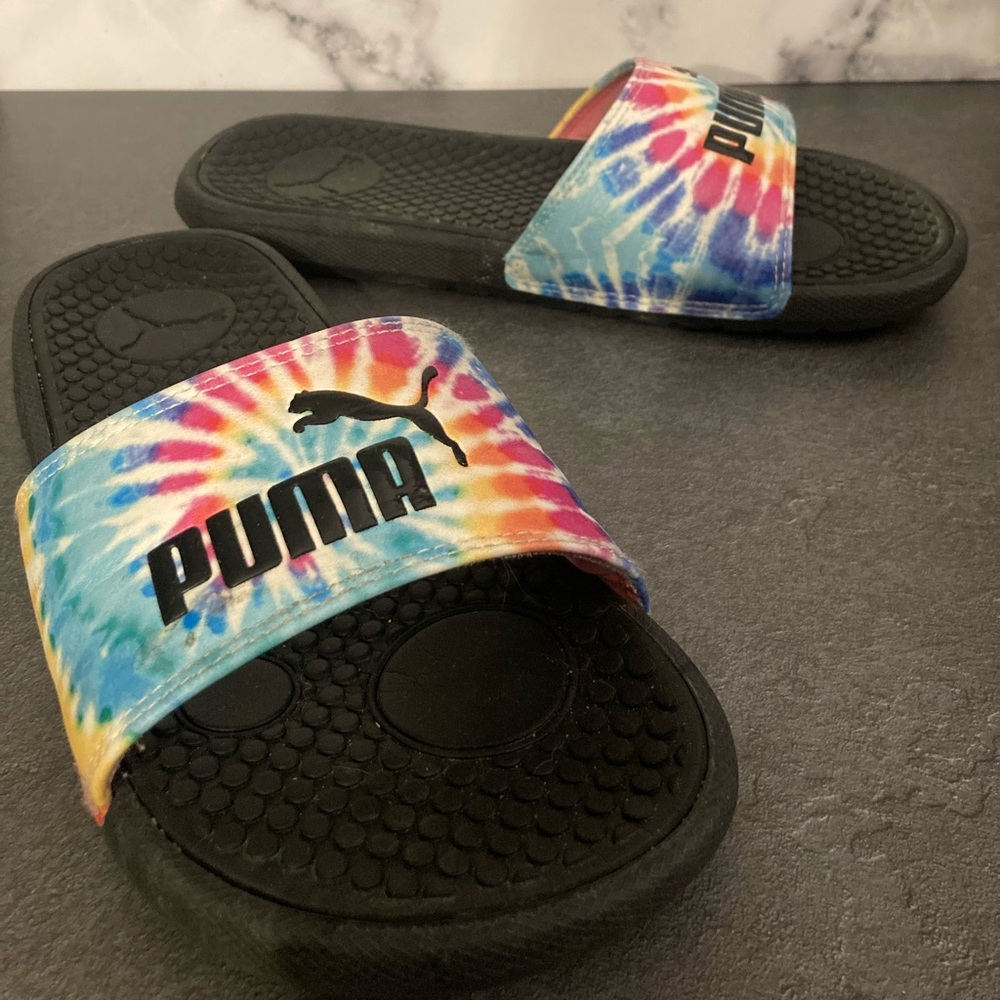 puma tie dye slides